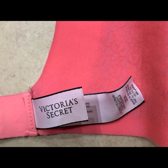 Victoria’s Secret plunge bra 32A - Picture 7 of 7